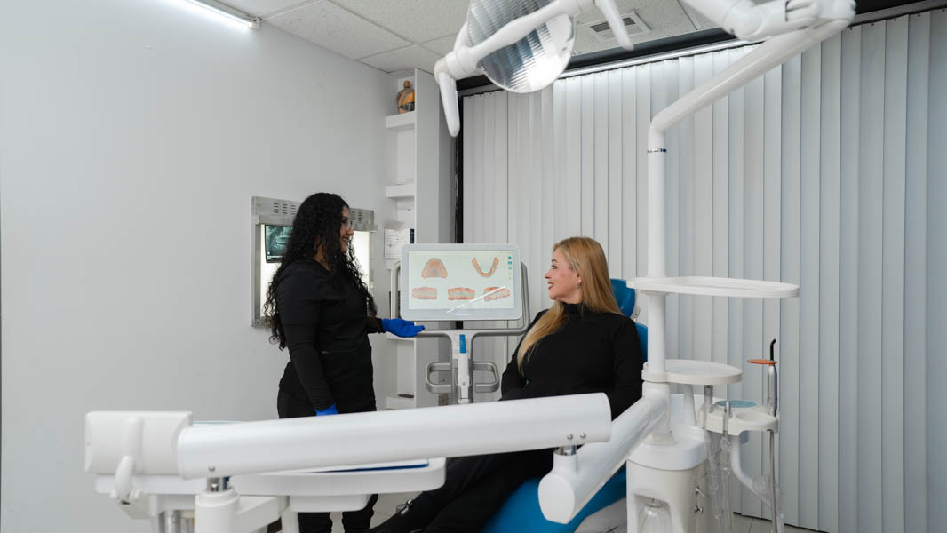Equipo médico de ultrasonido de alta resolución en clínica Intedia